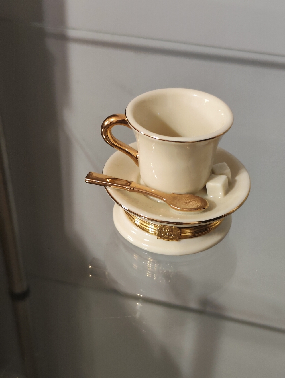 Vintage Lenox Time For Tea Teacup Trinket Box Porcelain 24K Gold Painted - Picture 3 of 6